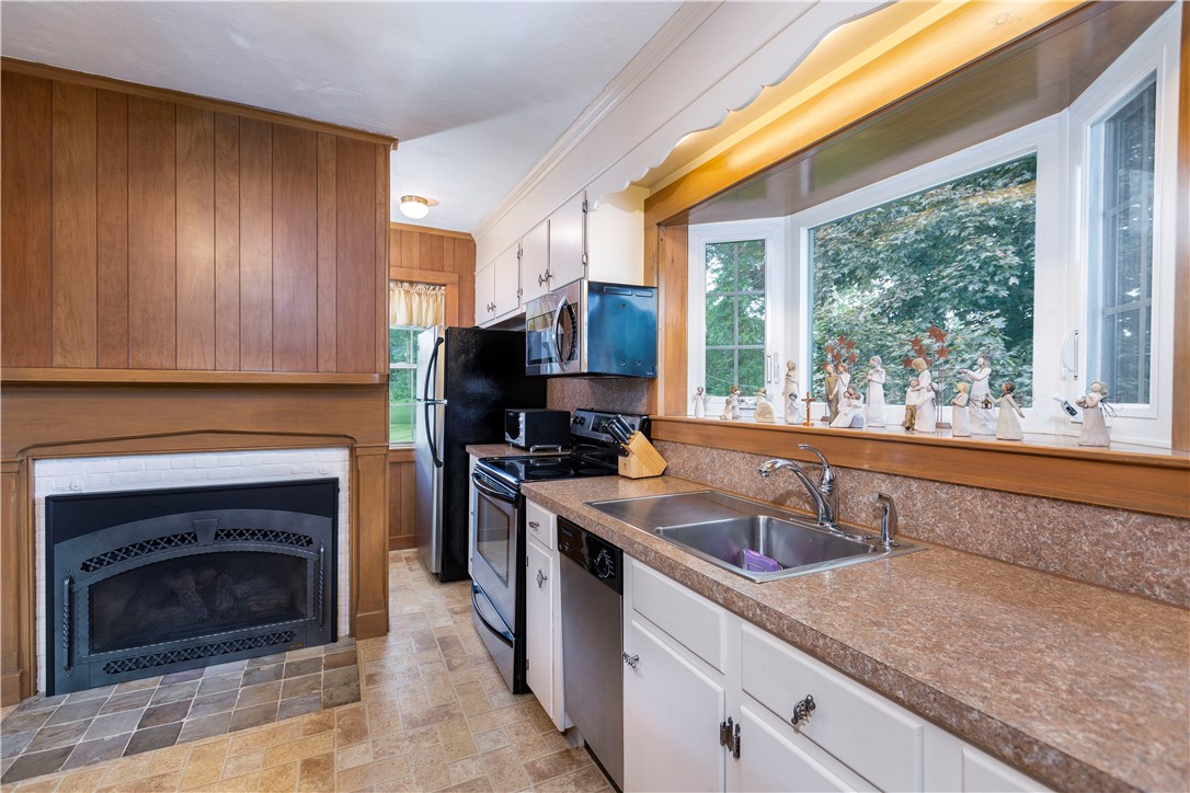 1949 Flat River Road Coventry, RI 02816 - Photo 19 of 40