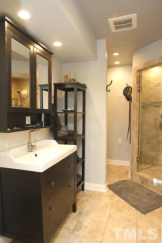 5809 Caledonia Street Raleigh, NC 27609 - Photo 7 of 12 Gallery Image 7