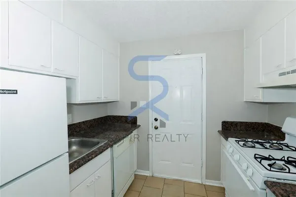 $975 | 3300 College Street, Unit 5, College Park, GA 30337