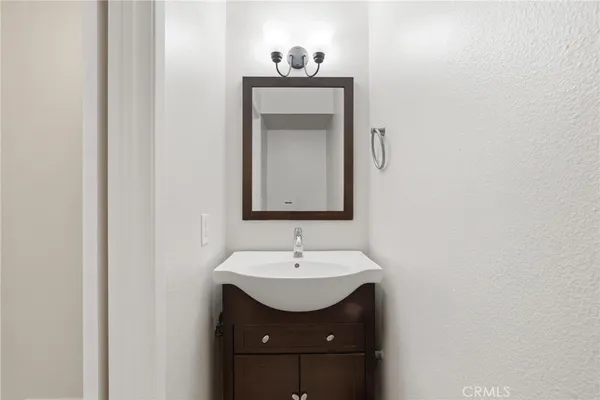 $699,000 | 7802 VÃa Tortona, Burbank, CA 91504