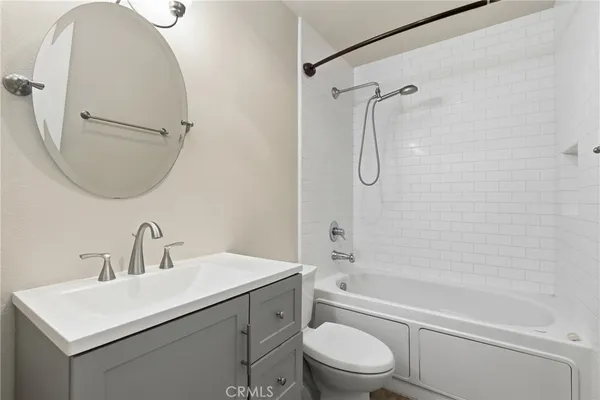 $699,000 | 7802 VÃa Tortona, Burbank, CA 91504