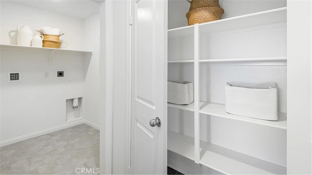 1678 Phantom Lane Rialto, CA 92376 - Photo 14 of 18 a view of walk in closet