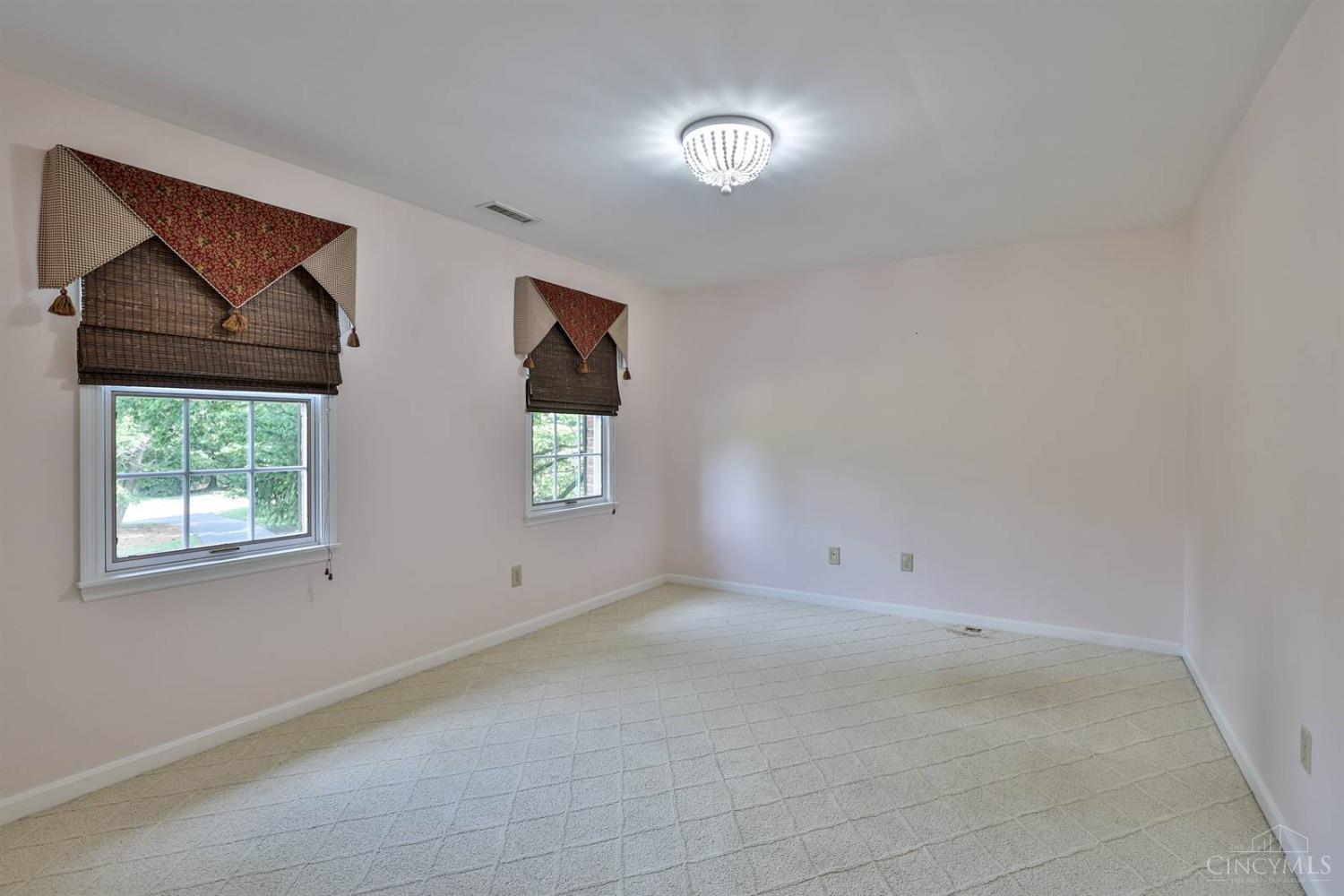7955 Shawnee Run Road Cincinnati, OH 45243 - Photo 31 of 79