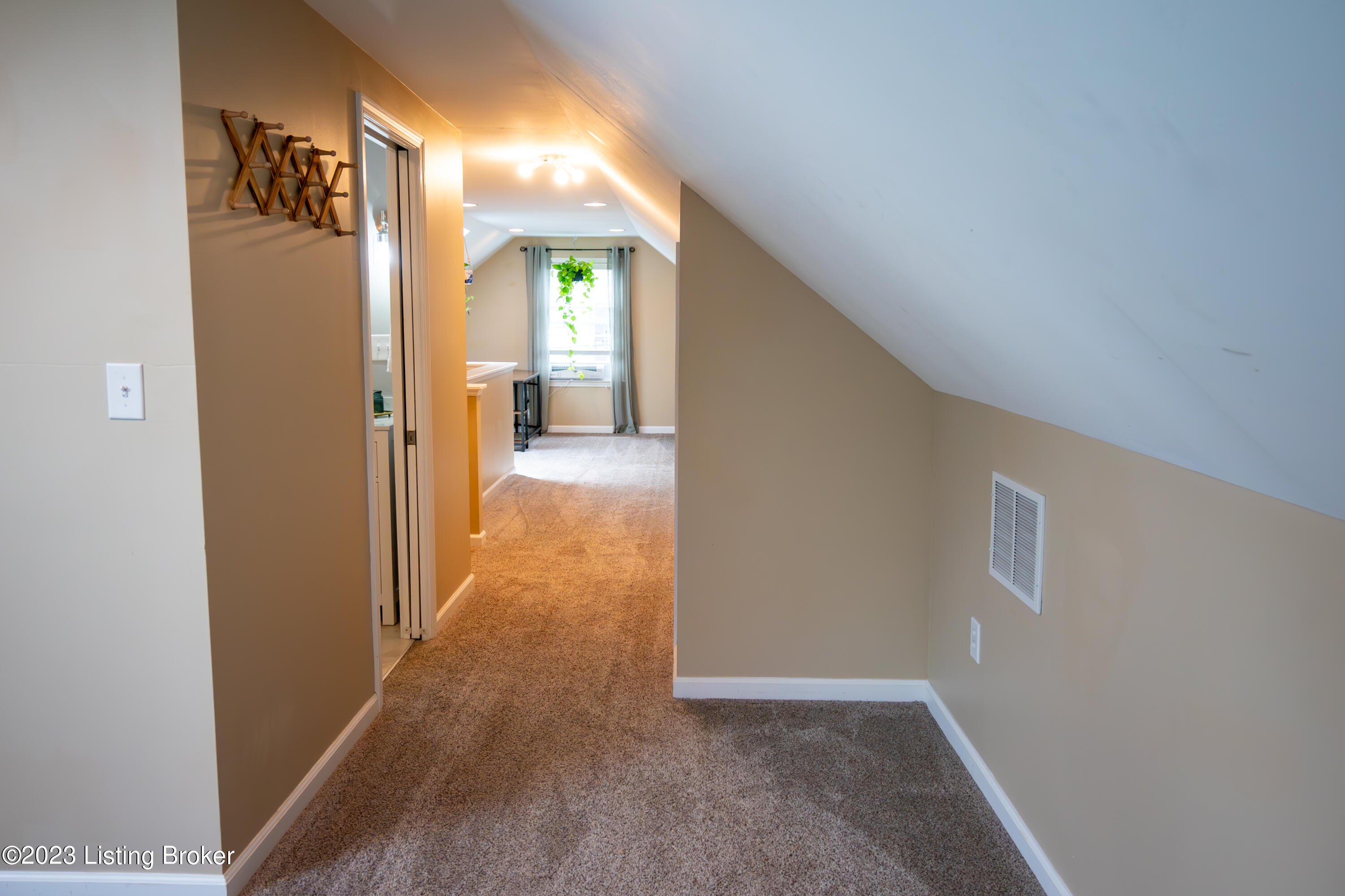 4611 Beaver Road Louisville, KY 40207 - Photo 25 of 46 Second Floor