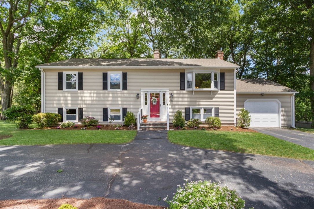 123 Hines Farm Road Cranston, RI 02921 - Photo 1 of 38