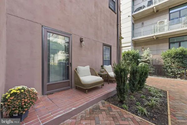 $285,000 | 301 Race Street, Unit C010, Philadelphia, PA 19106
