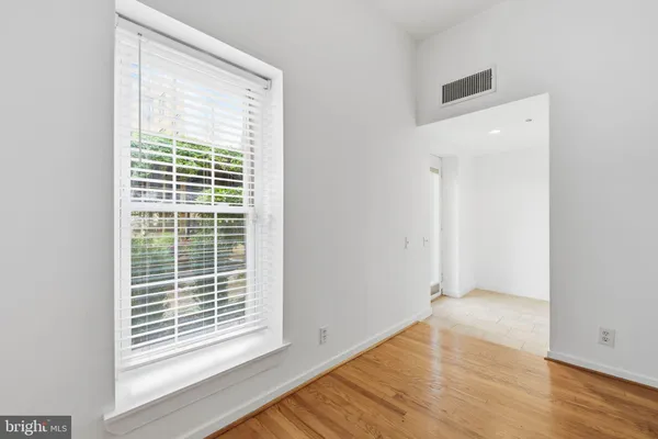 $285,000 | 301 Race Street, Unit C010, Philadelphia, PA 19106