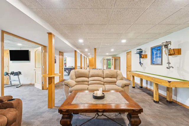 $739,900 | 212 Tustin Road, Fremont, WI 54940