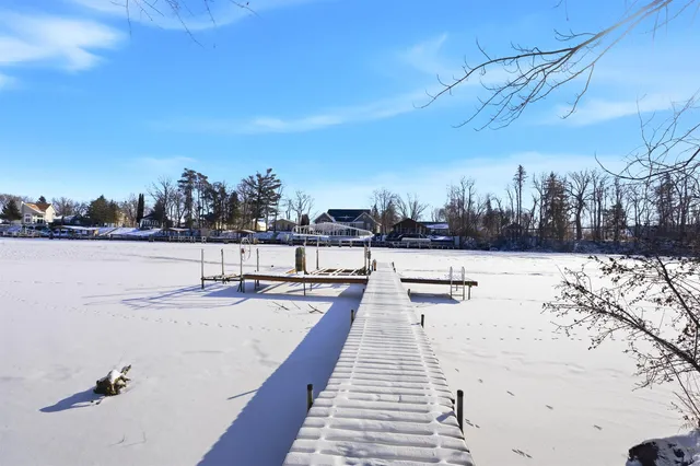 $739,900 | 212 Tustin Road, Fremont, WI 54940