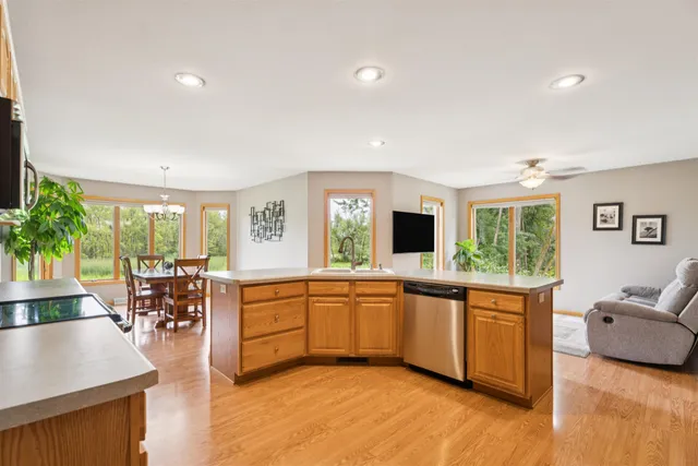 $739,900 | 212 Tustin Road, Fremont, WI 54940