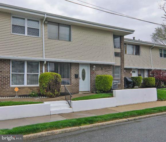 3850 Woodhaven Road, Unit 710 Philadelphia, PA 19154 - Photo 1 of 4 Gallery Image 1