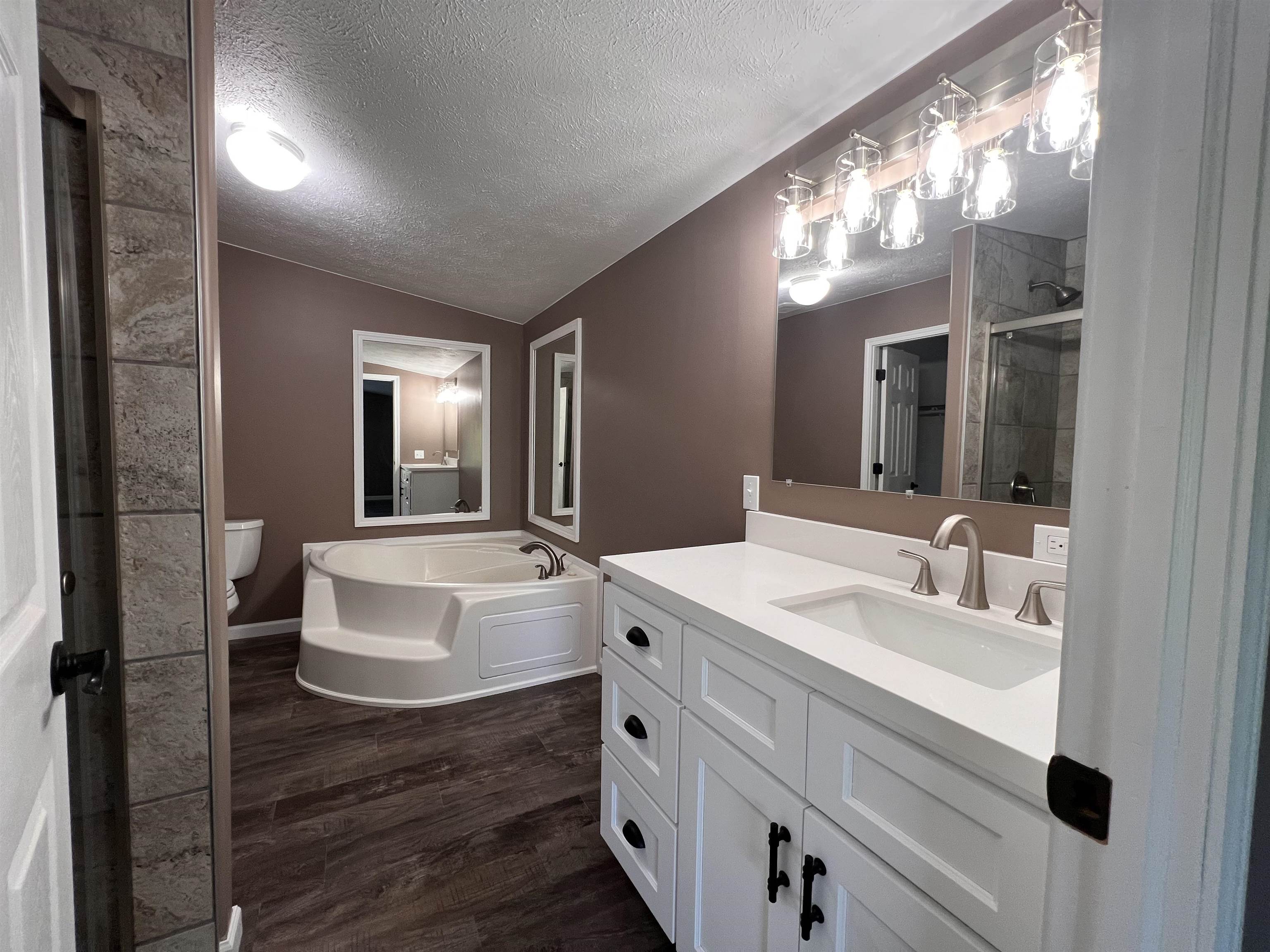 8470 East Bawkey Road Clare, MI 48617 - Photo 15 of 30 1926261-7d0d48d5-a6aa-4cc2-ad97-85ccdf0350d0.JPG