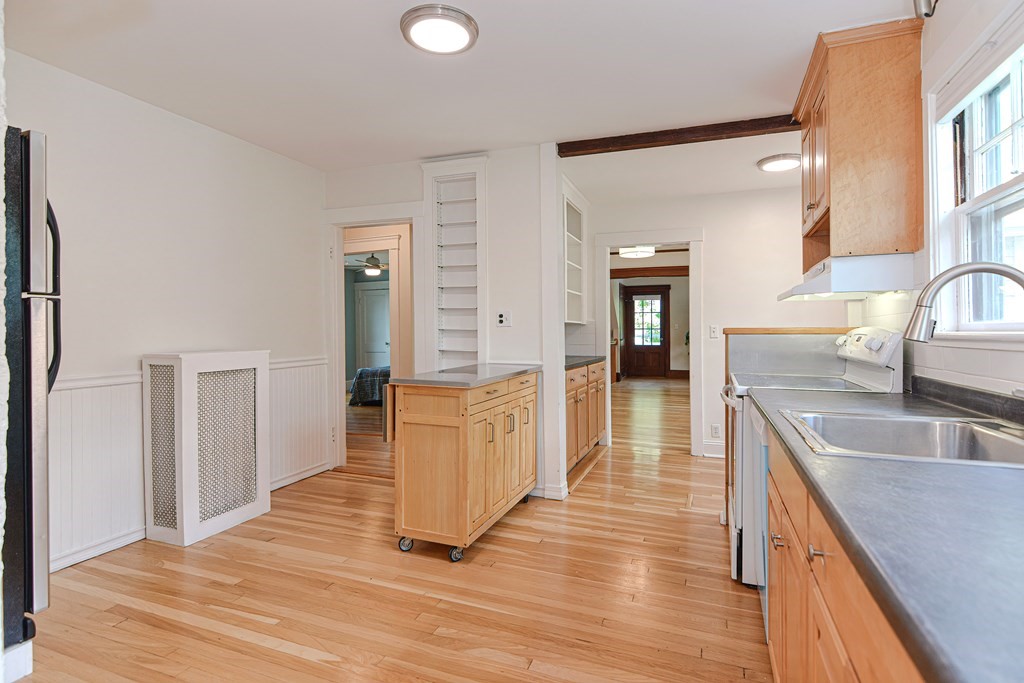 16-18 Whittemore Road, Unit 18 Newton, MA 02458 - Photo 10 of 24 Gallery Image 10