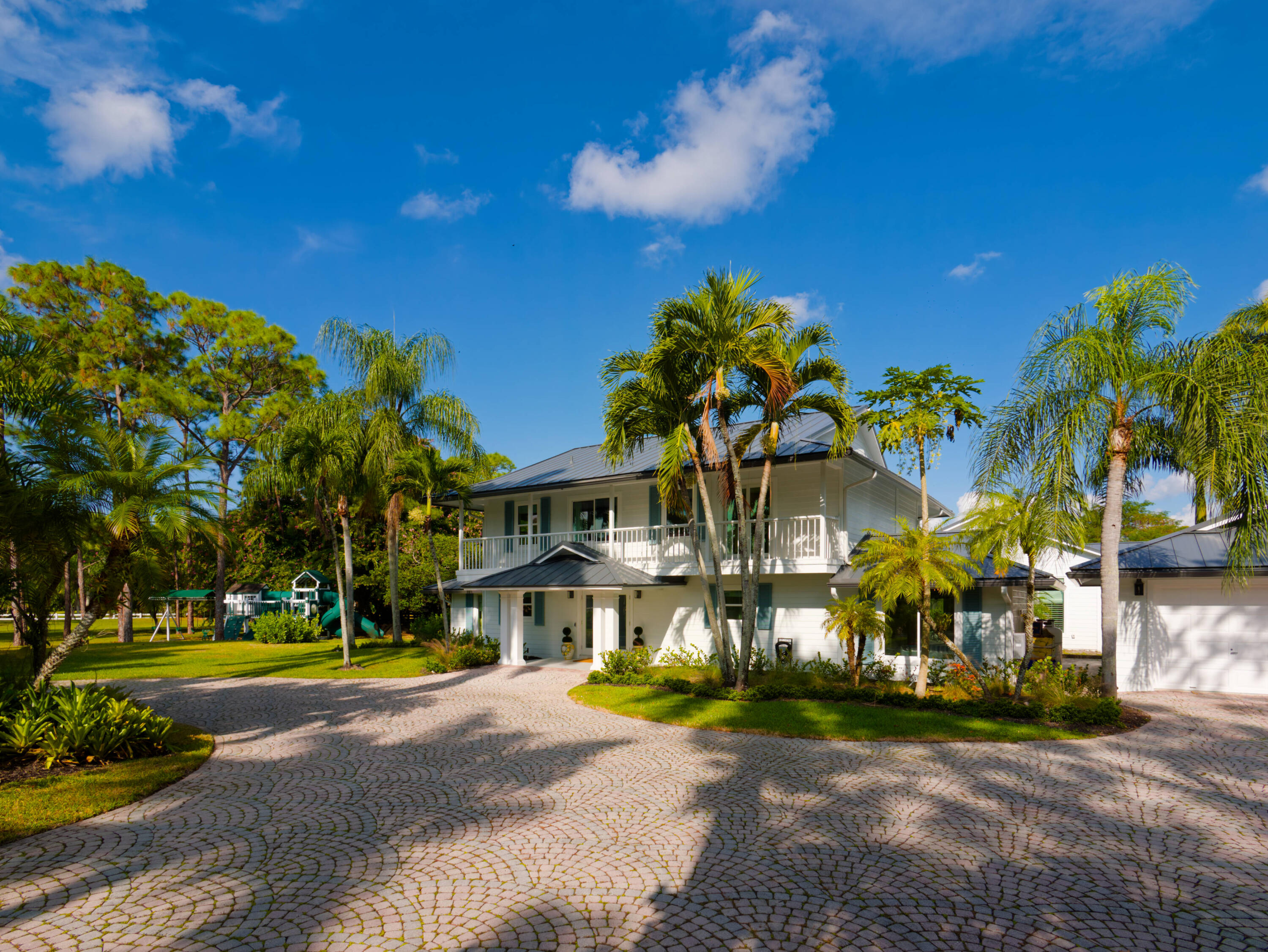 13395 Running Water Road Palm Beach Gardens, FL 33418 - Photo 2 of 117 P1077863_DxO