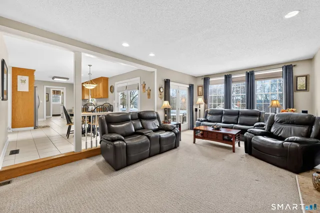 $525,000 | 395 Fern Hill Road, Bristol, CT 06010