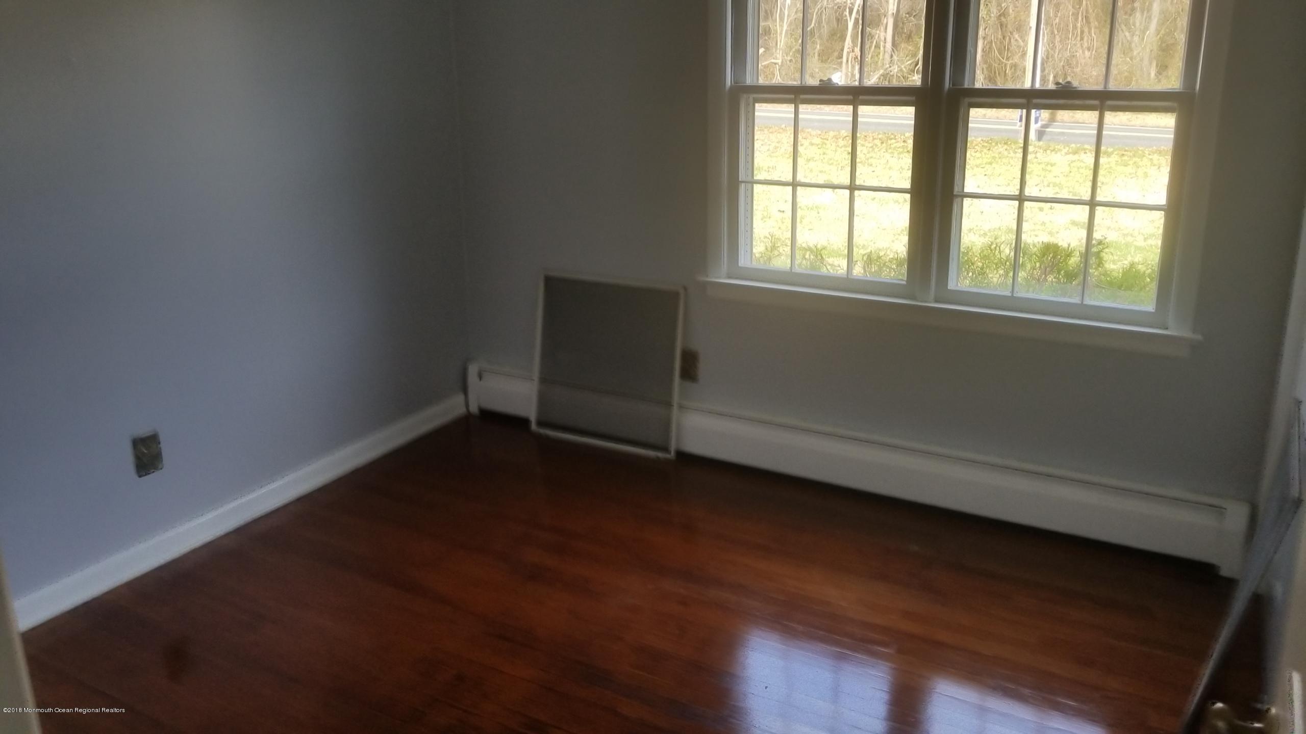 121 Adelphia Road Farmingdale, NJ 07727 - Photo 13 of 20 20181114_120541 (2)
