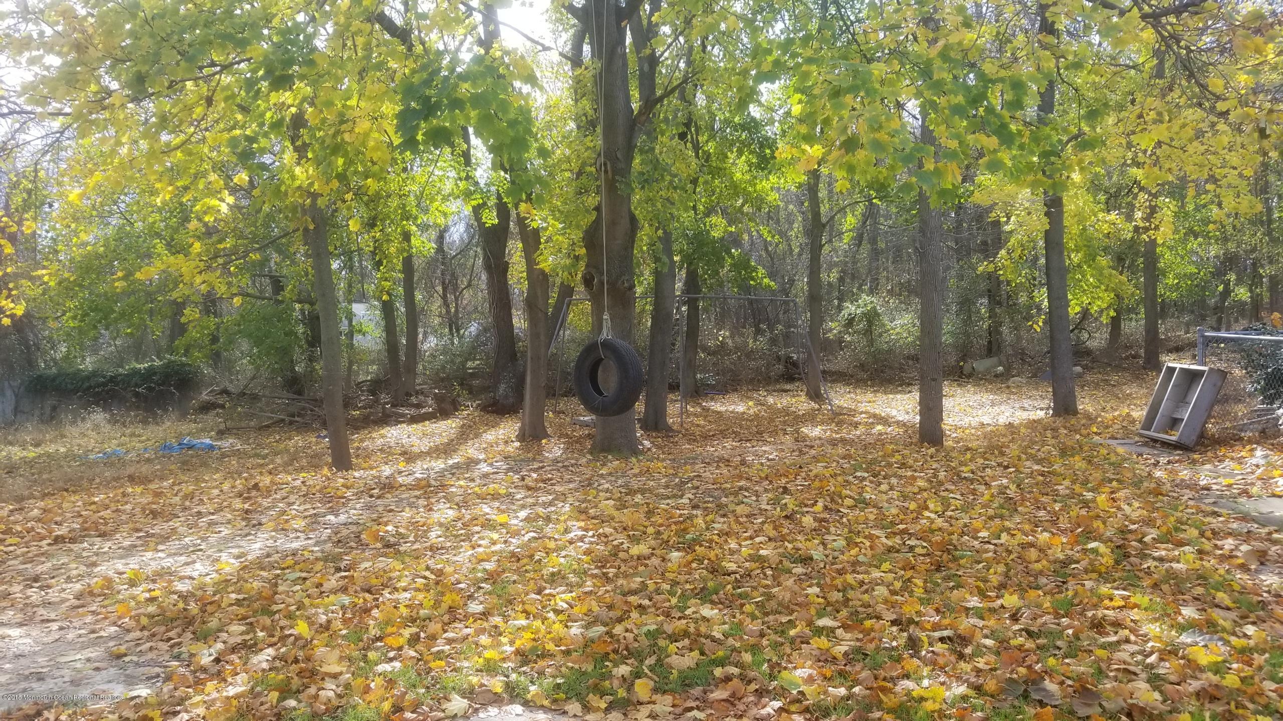 121 Adelphia Road Farmingdale, NJ 07727 - Photo 4 of 20 20181114_120918 (1)