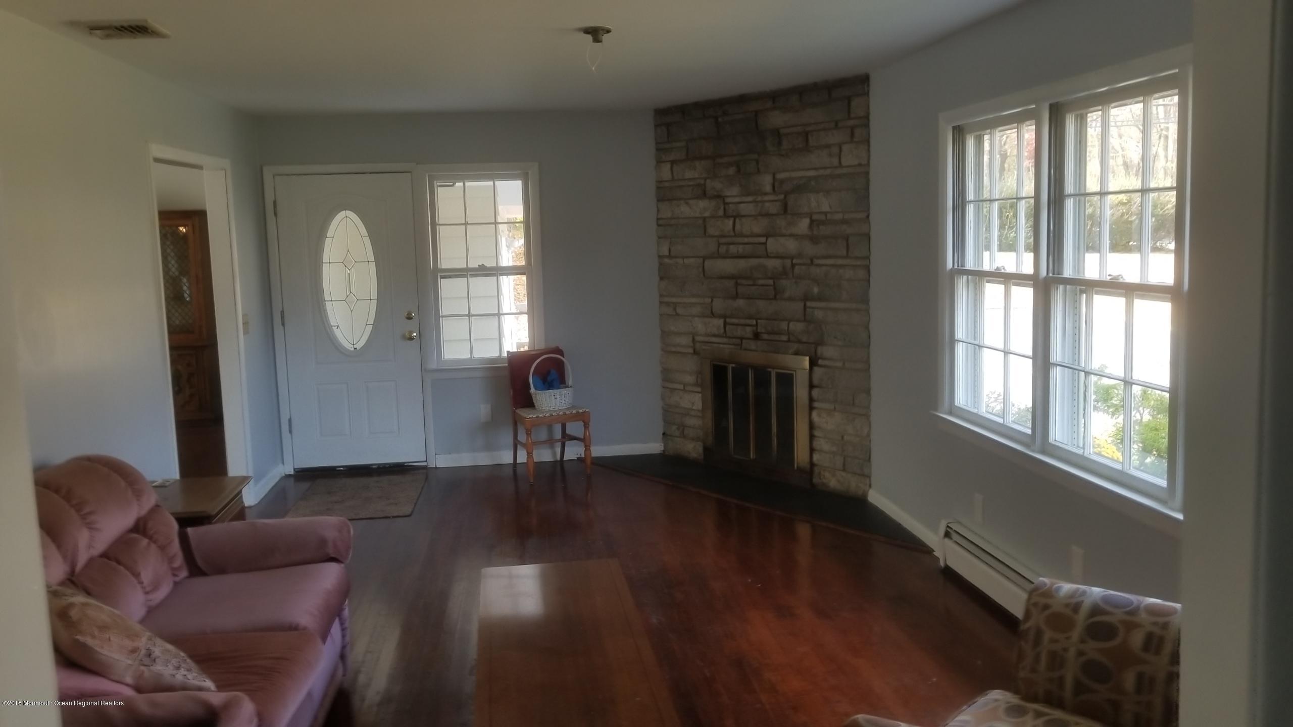121 Adelphia Road Farmingdale, NJ 07727 - Photo 10 of 20 20181114_120512 (1)