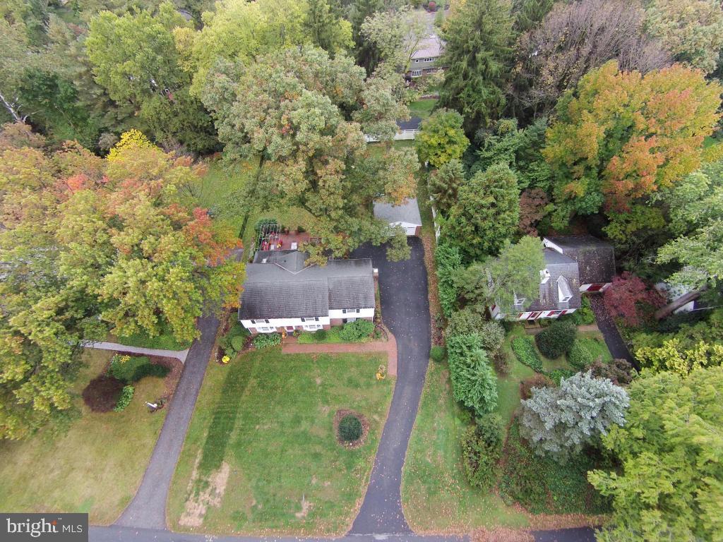 1504 Hillcrest Road Lancaster, PA 17603 - Photo 7 of 59 Gallery Image 7