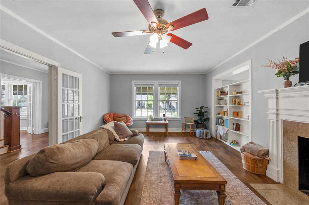 2912 Fort Avenue Waco, TX 76707 - Photo 3 of 33