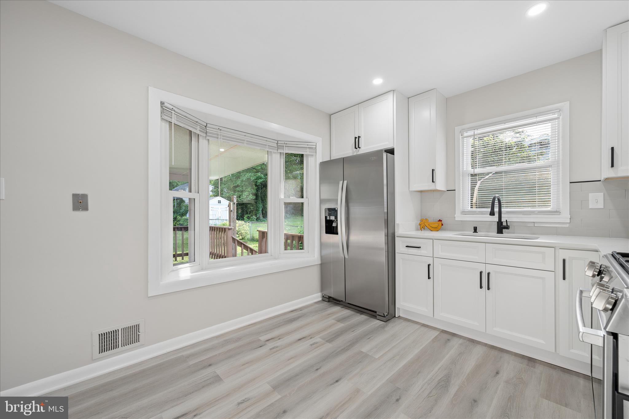 115 Woodland Road Gaithersburg, MD 20877 - Photo 8 of 40 Stainless Appliamce
