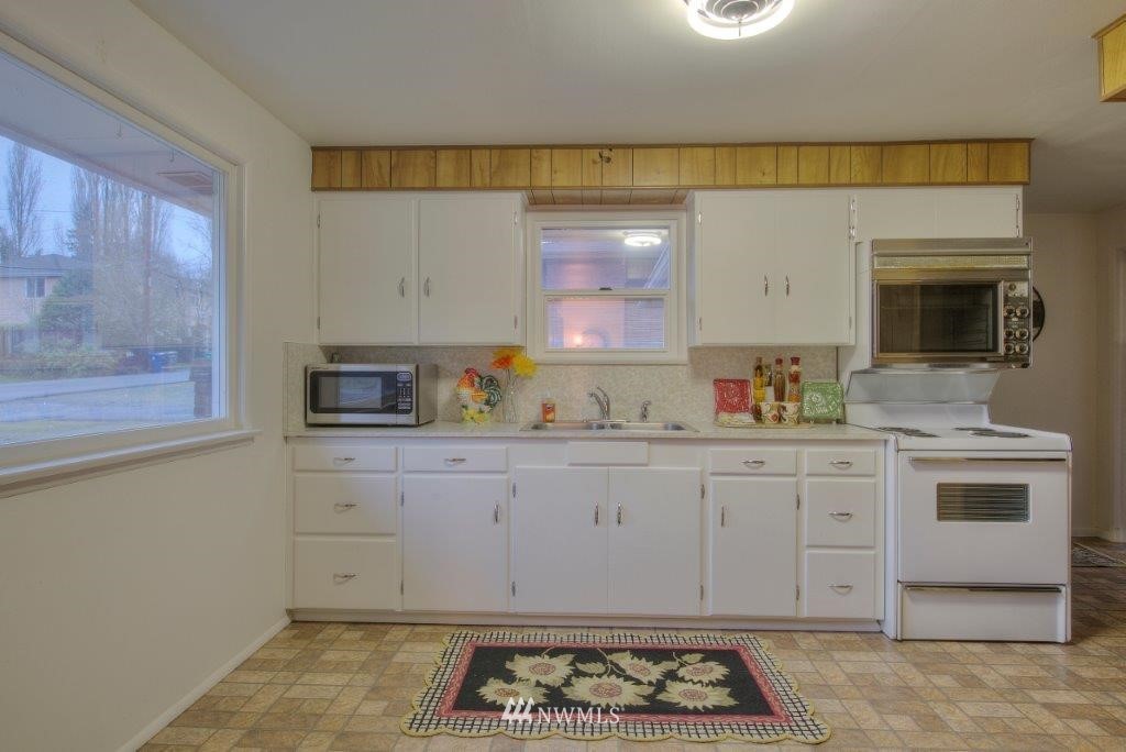 13040 80th Avenue South Renton, WA 98178 - Photo 6 of 12