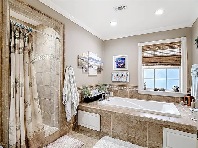 $450,000 | 2008 Strawberry Drive, Plant City, FL 33563