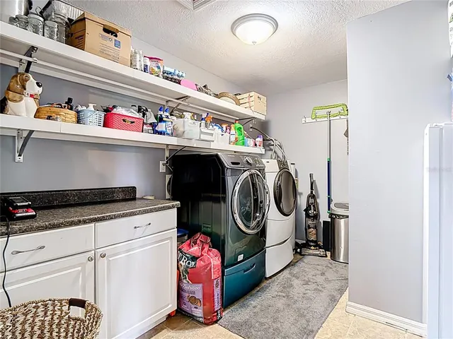 $450,000 | 2008 Strawberry Drive, Plant City, FL 33563