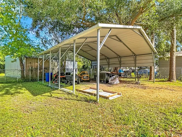 $450,000 | 2008 Strawberry Drive, Plant City, FL 33563