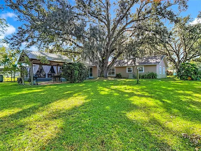 $450,000 | 2008 Strawberry Drive, Plant City, FL 33563