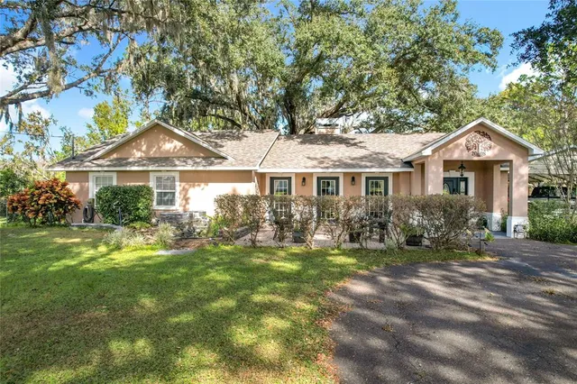 $450,000 | 2008 Strawberry Drive, Plant City, FL 33563