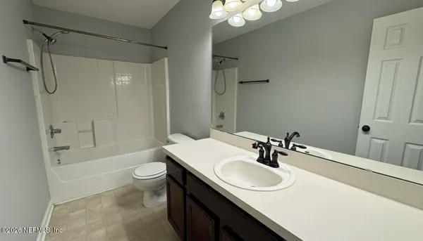 a view of empty room with window