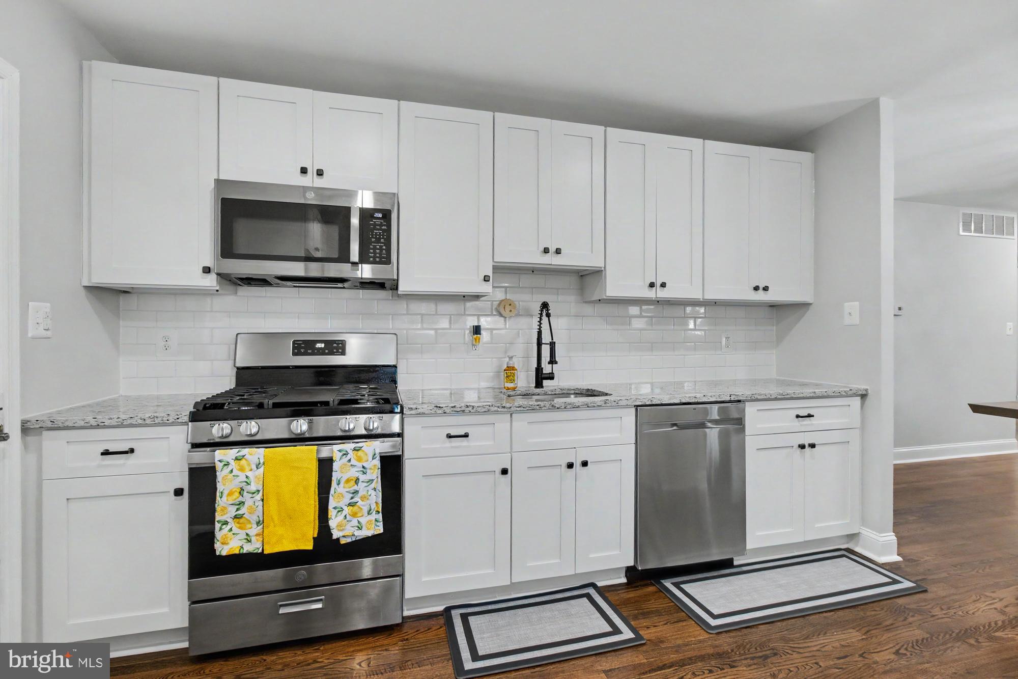 3702 Hurlock Road Middle River, MD 21220 - Photo 17 of 52 Kitchen
