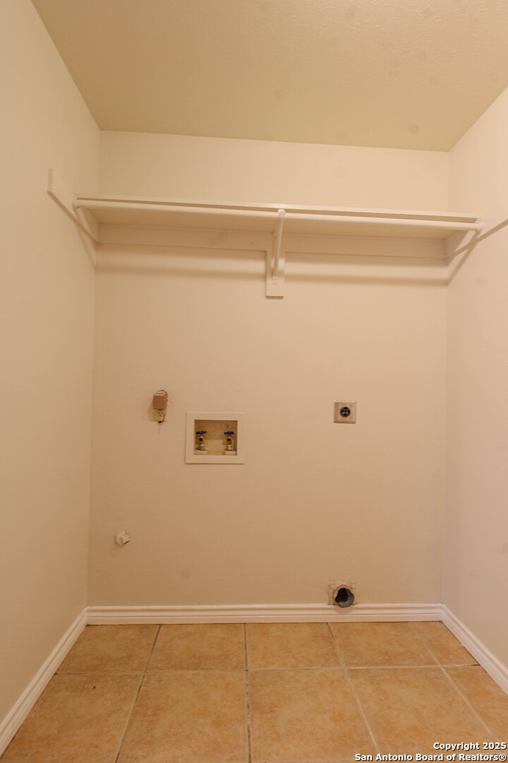 6703 Ridge Pl Street San Antonio, TX 78250 - Photo 17 of 44 a view of a small space