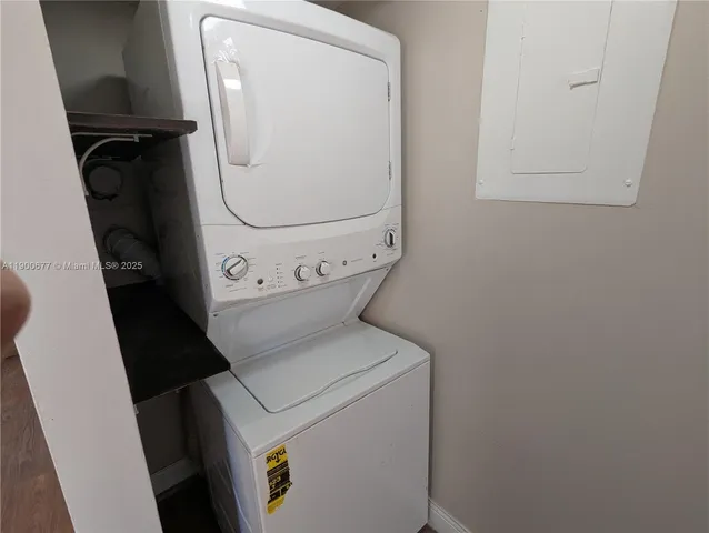 $2,300 | 3400 Foxcroft Road, Unit 115, Miramar, FL 33025