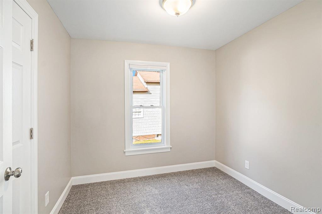 308 South Adelaide Street Fenton, MI 48430 - Photo 13 of 19
