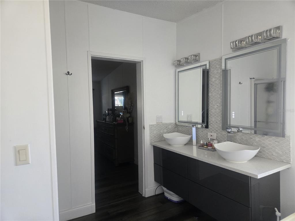 4314 Lane Road Zephyrhills, FL 33541 - Photo 9 of 30 Gallery Image 9