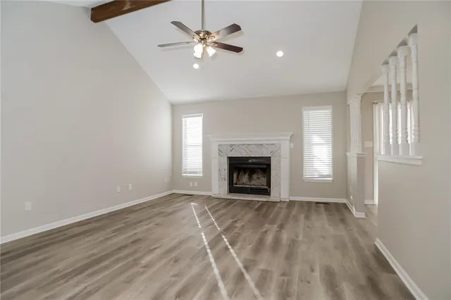 $2,095 | 708 Southeast Shamrock Lane, Blue Springs, MO 64014