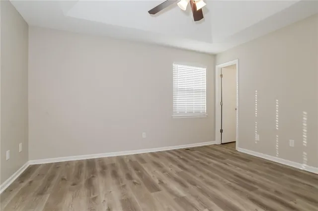 $2,095 | 708 Southeast Shamrock Lane, Blue Springs, MO 64014