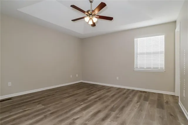 $2,095 | 708 Southeast Shamrock Lane, Blue Springs, MO 64014