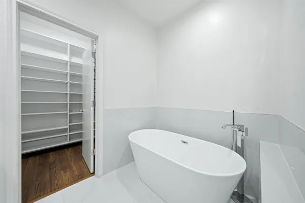 $685,000 | 4330 McKinney Avenue, Unit 16, Dallas, TX 75205