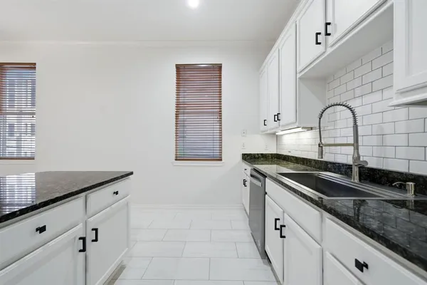 $685,000 | 4330 McKinney Avenue, Unit 16, Dallas, TX 75205