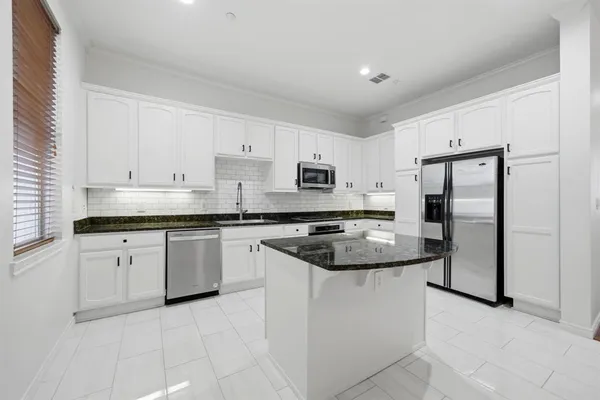 $685,000 | 4330 McKinney Avenue, Unit 16, Dallas, TX 75205