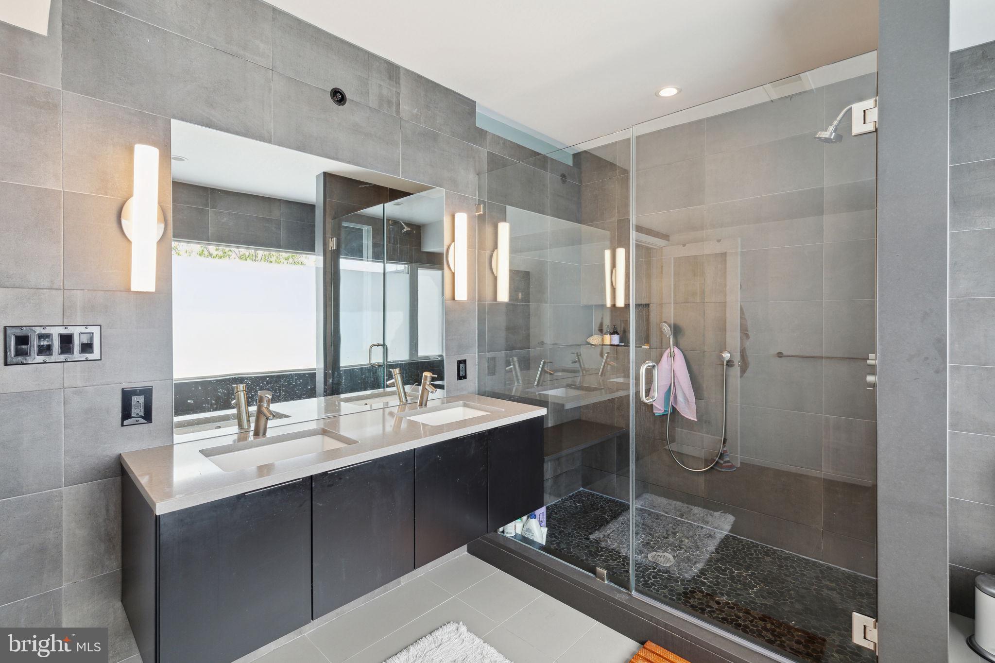 1130 South Sydenham Street Philadelphia, PA 19146 - Photo 24 of 36