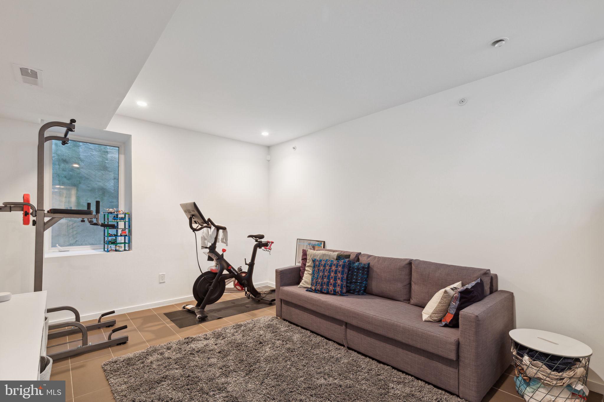 1130 South Sydenham Street Philadelphia, PA 19146 - Photo 33 of 36