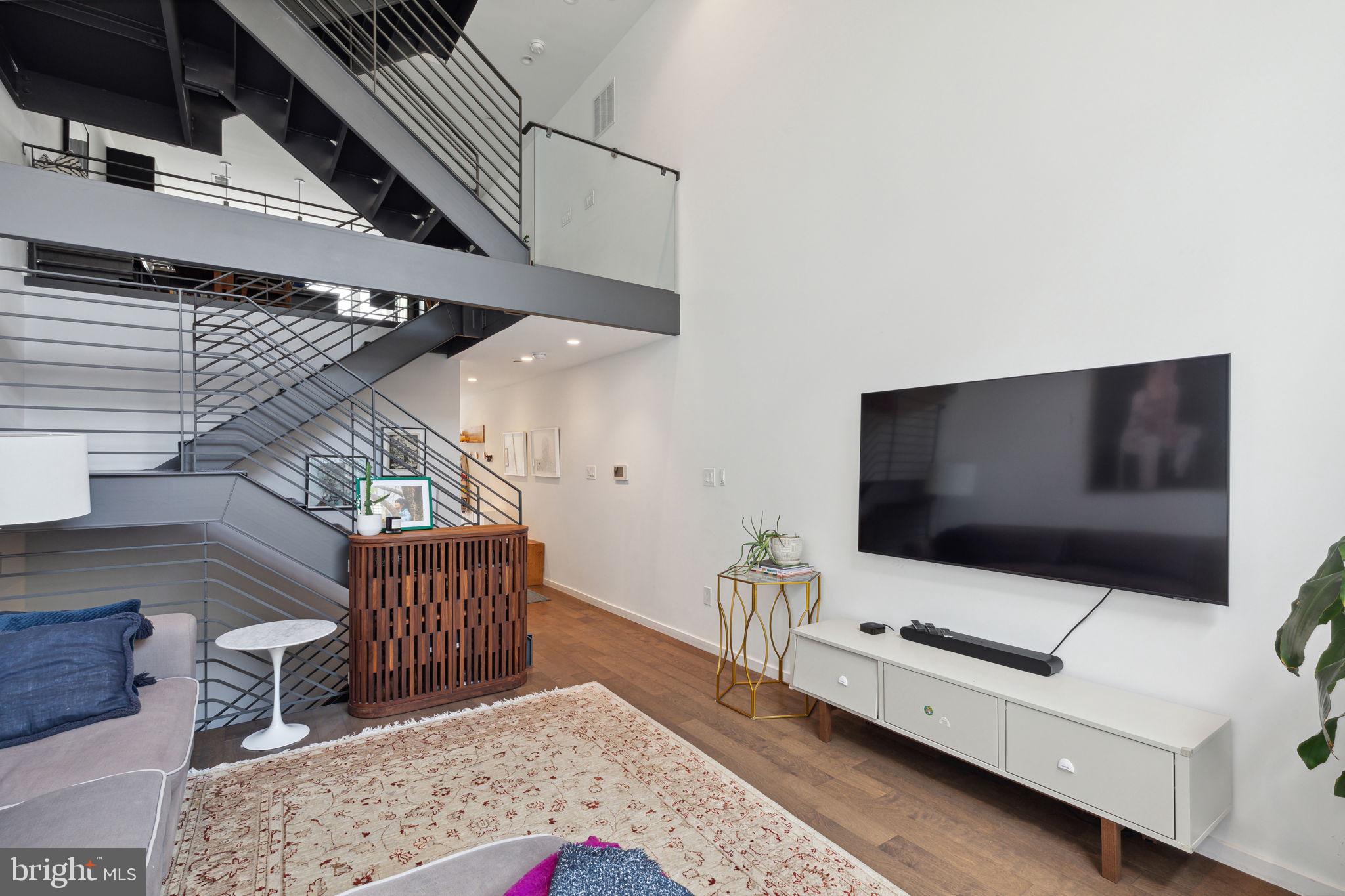 1130 South Sydenham Street Philadelphia, PA 19146 - Photo 4 of 36