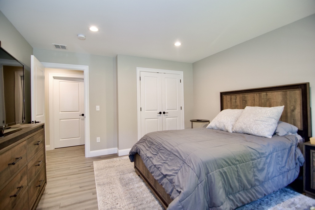 103 Oak Hollow Road Springfield, MA 01128 - Photo 31 of 42
