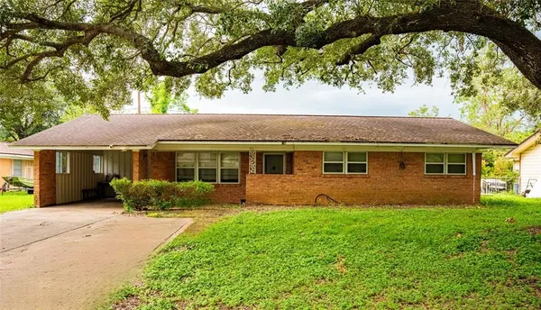 $179,999 | 611 Frankie Street, Wharton, TX 77488