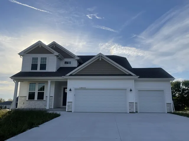 $619,900 | W168N10125 Bittersweet Trail, Germantown, WI 53022