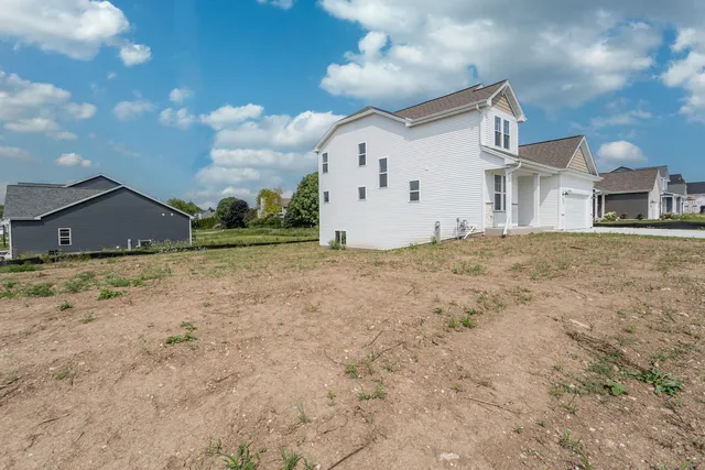 $619,900 | W168N10125 Bittersweet Trail, Germantown, WI 53022